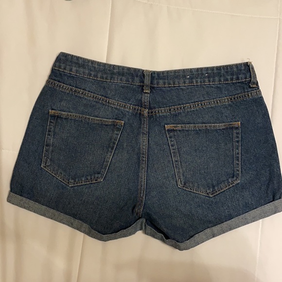 SOLD**Rolled Mid-Rise Denim Shorts - Picture 5 of 9